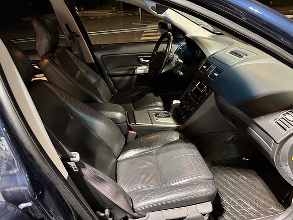 Volvo XC90 12 of 17