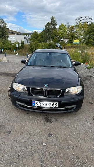 BMW 116i 2 of 11