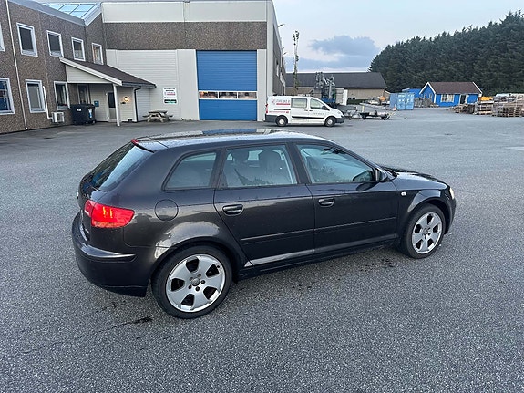 Audi A3 4 of 11