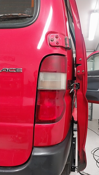Toyota HiAce 25 of 30