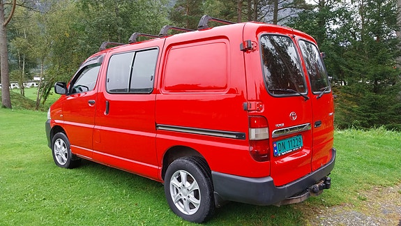 Toyota HiAce 6 of 30