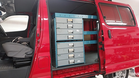 Toyota HiAce 17 of 30