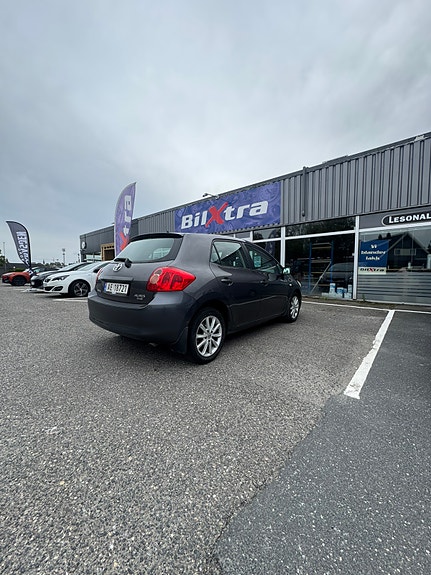 Toyota Auris 5 of 6