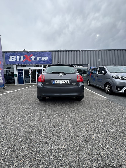 Toyota Auris 4 of 6