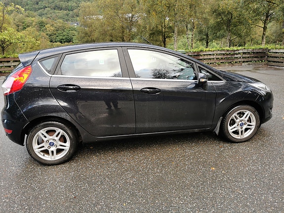 Ford Fiesta 9 of 25