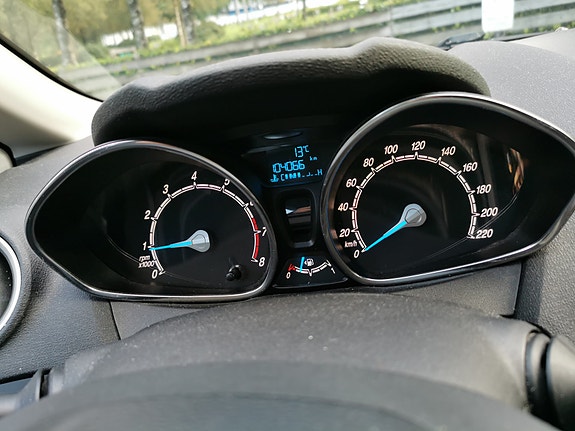 Ford Fiesta 18 of 25
