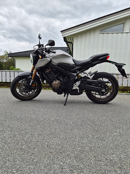 Honda CB 650 R 2 of 8