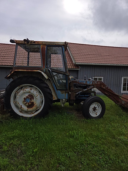 Ford 4100 2 of 5