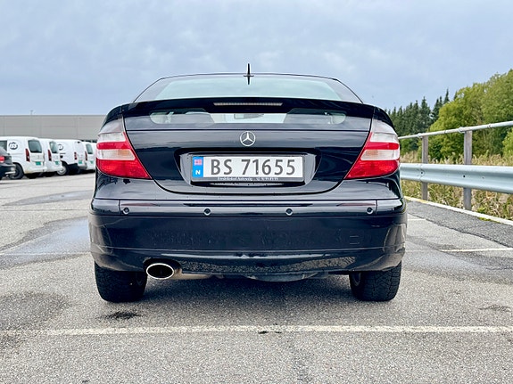 Mercedes-Benz C180 10 of 26