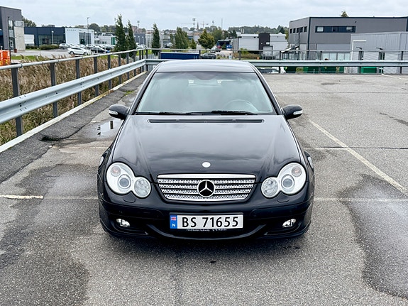 Mercedes-Benz C180 3 of 26