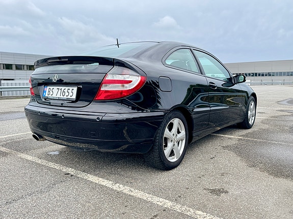 Mercedes-Benz C180 9 of 26