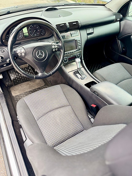 Mercedes-Benz C180 19 of 26