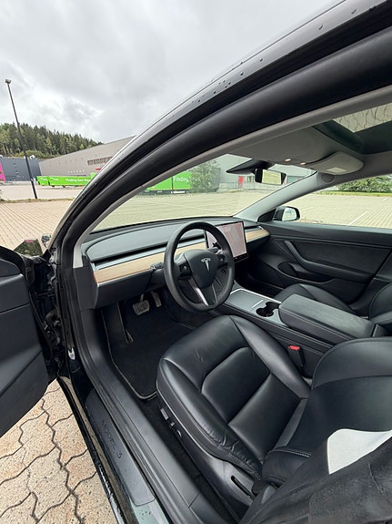 Tesla Model 3 21 of 30
