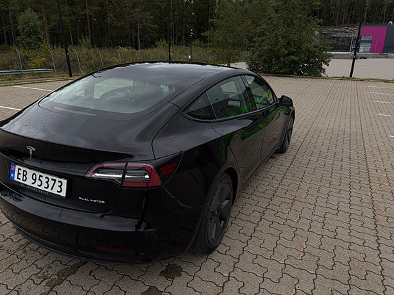 Tesla Model 3 11 of 30