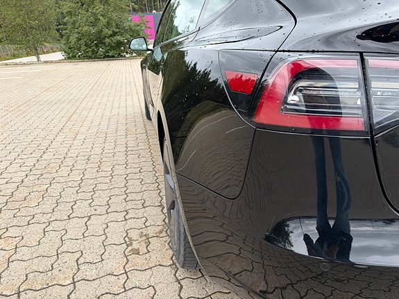 Tesla Model 3 17 of 30