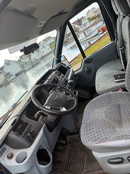 Ford Transit 300S Van 6 of 7