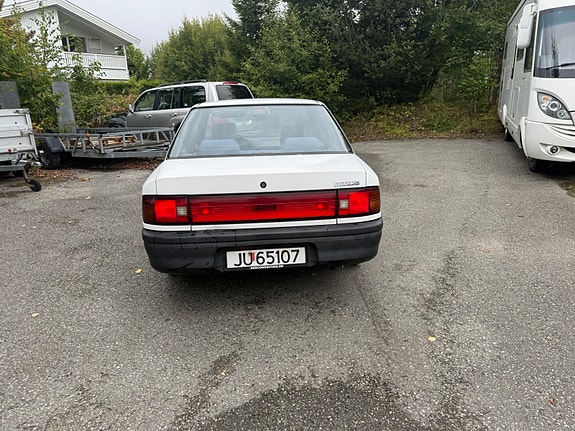 Mazda 323 5 of 14