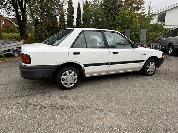 Mazda 323 3 of 14