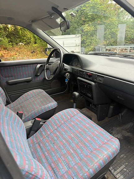Mazda 323 7 of 14