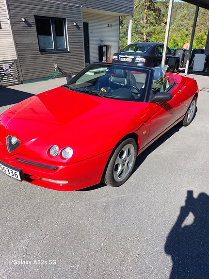 Alfa Romeo Spider 2 of 26
