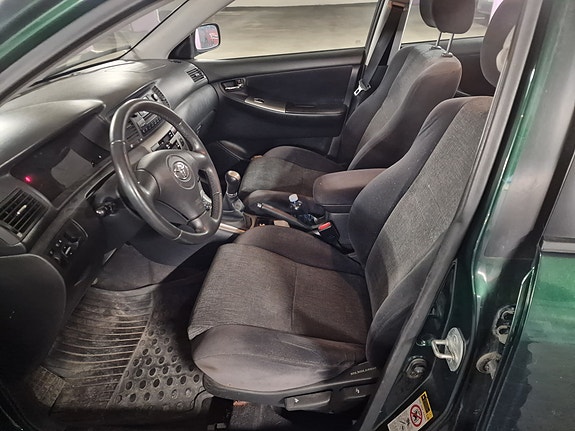 Toyota Corolla 5 of 8