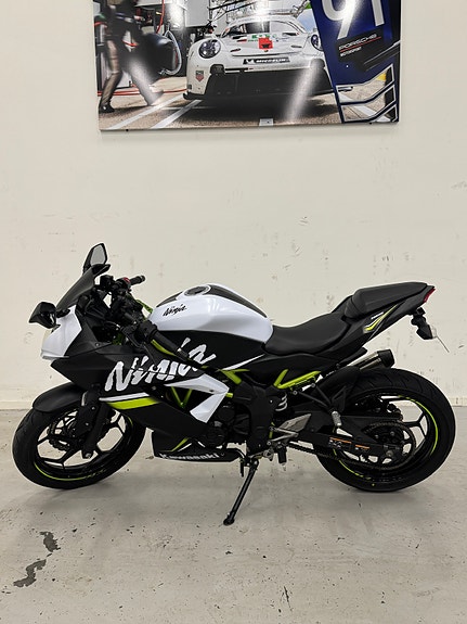 Kawasaki Ninja 125 5 of 9
