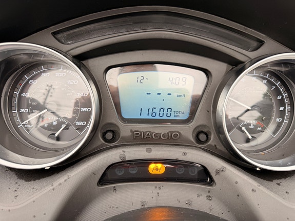 Piaggio MP3 300 HPE 6 of 10