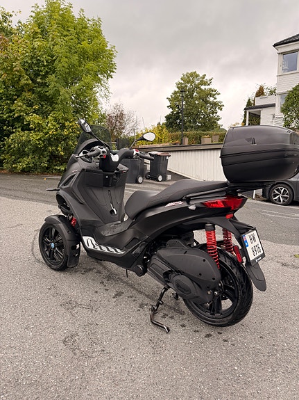 Piaggio MP3 300 HPE 4 of 10