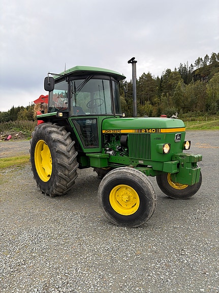 John Deere 2140 4 of 6