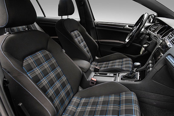 Volkswagen Golf VIII 23 of 24