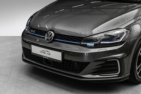 Volkswagen Golf VIII 2 of 24