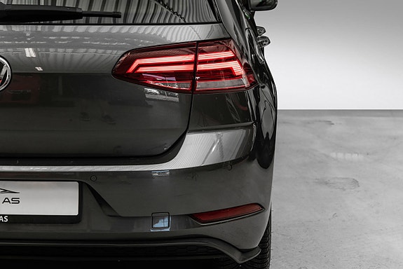 Volkswagen Golf VIII 6 of 24