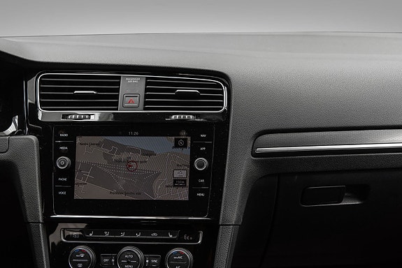 Volkswagen Golf VIII 17 of 24