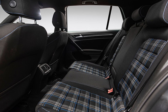 Volkswagen Golf VIII 12 of 24