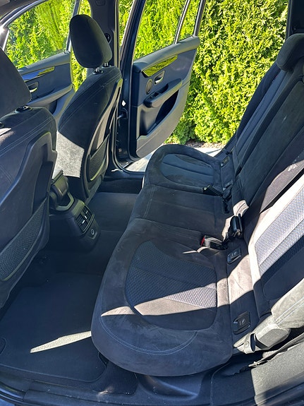 BMW 218i 6 of 13