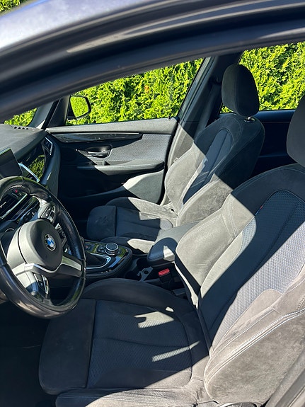 BMW 218i 8 of 13