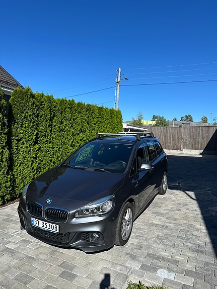 BMW 218i 3 of 13