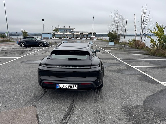 Porsche Taycan 4 3 of 19