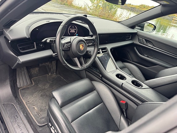 Porsche Taycan 4 17 of 19