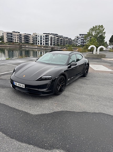Porsche Taycan 4 13 of 19