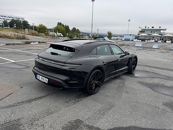 Porsche Taycan 4 6 of 19