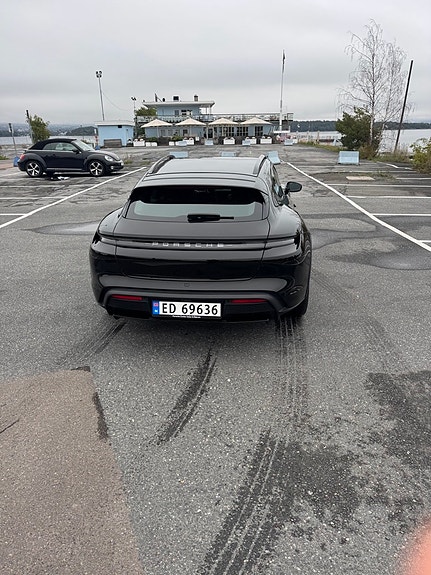 Porsche Taycan 4 4 of 19