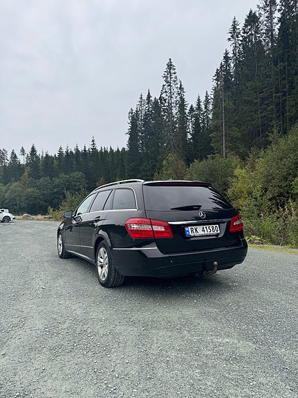 Mercedes-Benz E220 d 3 of 14