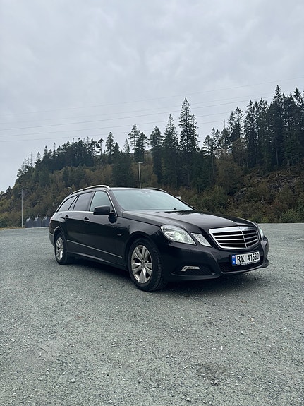 Mercedes-Benz E220 d 2 of 14
