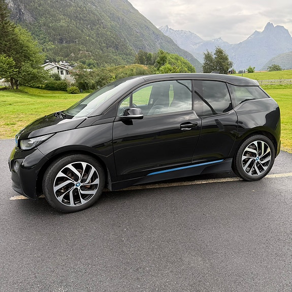 BMW i3 2 of 18