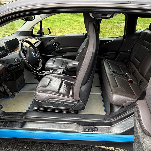 BMW i3 9 of 18
