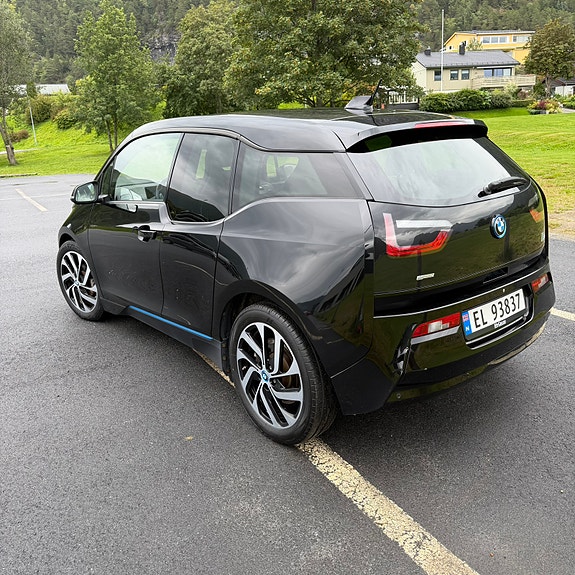 BMW i3 3 of 18