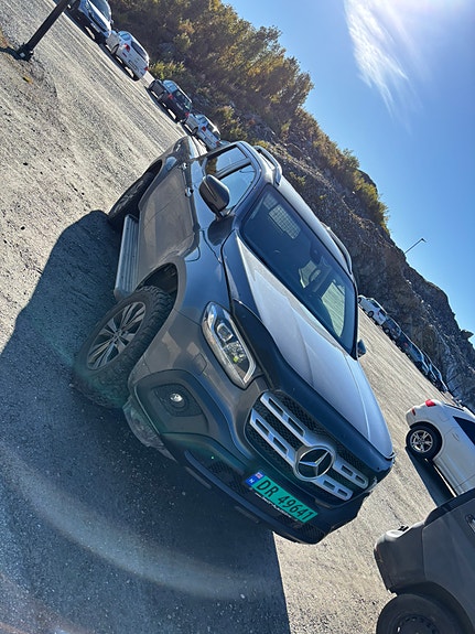Mercedes-Benz X250 d 2 of 4