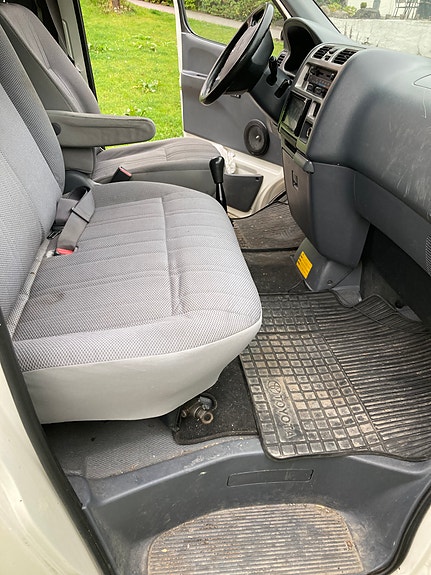 Toyota HiAce 6 of 9