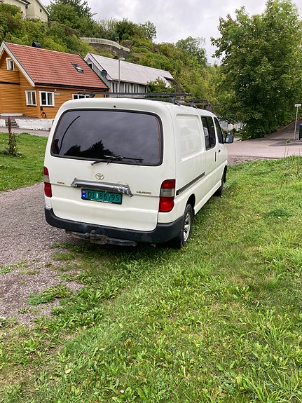 Toyota HiAce 8 of 9